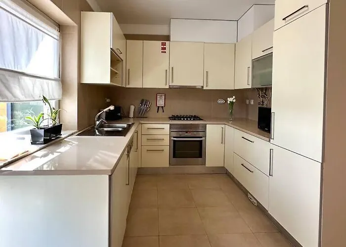 Sunrise • Vista Mar • 3 Quartos • Surf • Appartamento